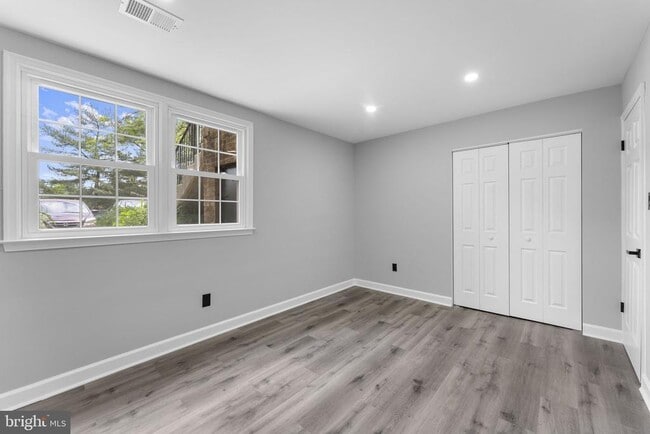 Building Photo - 1044 Ramsgate Ct