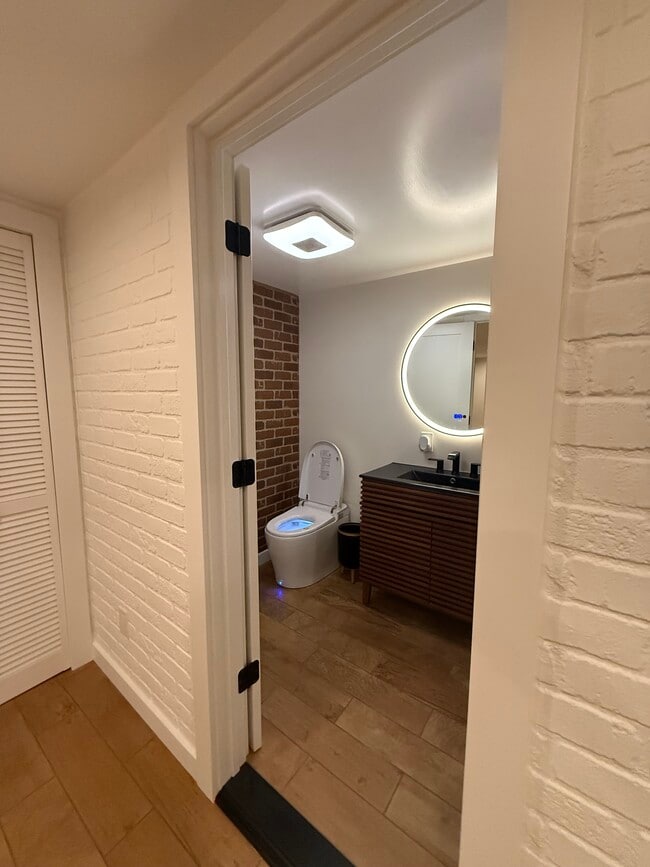 Building Photo - 204 Datura Dr