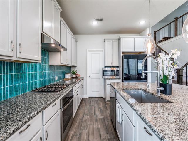 Building Photo - 916 Azure Ln