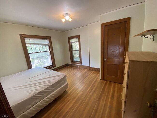 Building Photo - 8 br, 3 bath House - 503 E Ann St 503 East...