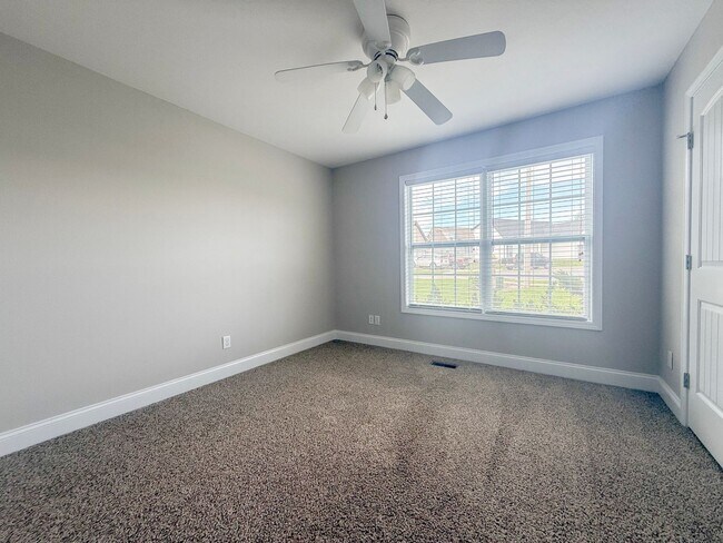 Building Photo - Pet-Friendly One-Level Home with Fenced Yard, Garage & Stainless Steel Appliances