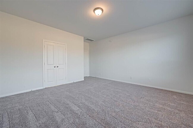Building Photo - 939 Summer Vlg Wy