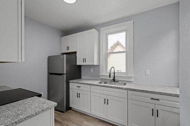 Building Photo - 138 Linnview Ave