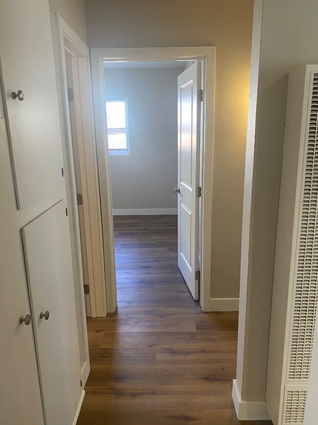 Building Photo - 1728 W 150th St