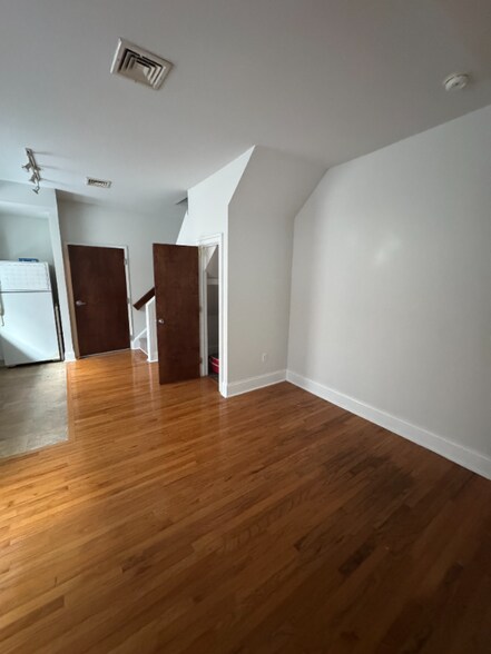 Building Photo - 4616 Spruce St