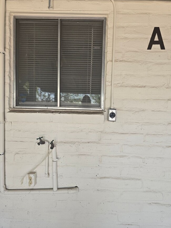 Building Photo - 3501 E 3rd St