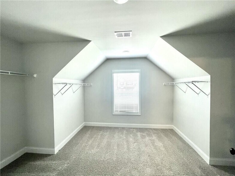 Building Photo - 331 Hudson Chase Ct