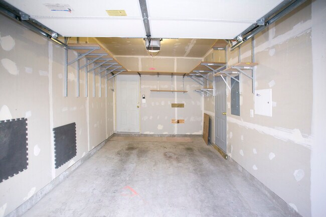 Building Photo - 42243 Black Rock Ter