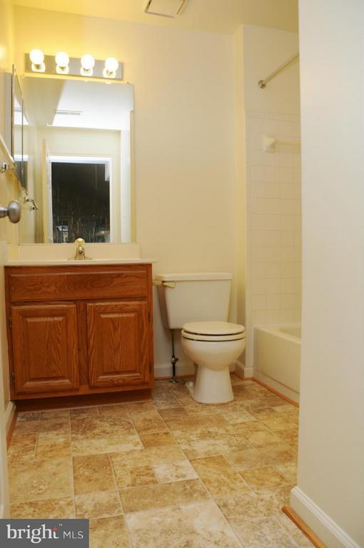 Building Photo - 5812 Wyndham Cir