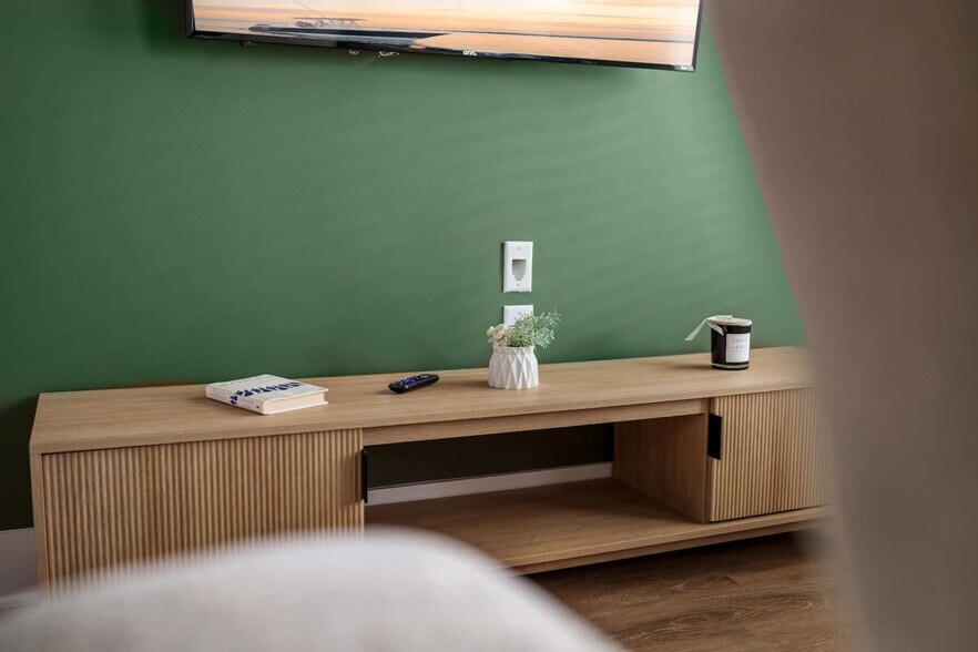 Building Photo - 2412 W Cypress St