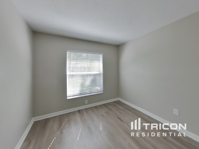 Building Photo - 13912 Henson Cir