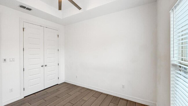 Building Photo - 5106 Sebastian Dr