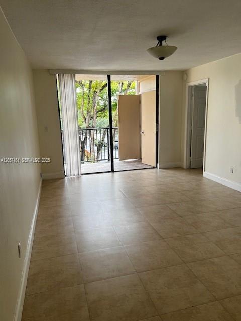 Building Photo - 14525 N Kendall Dr