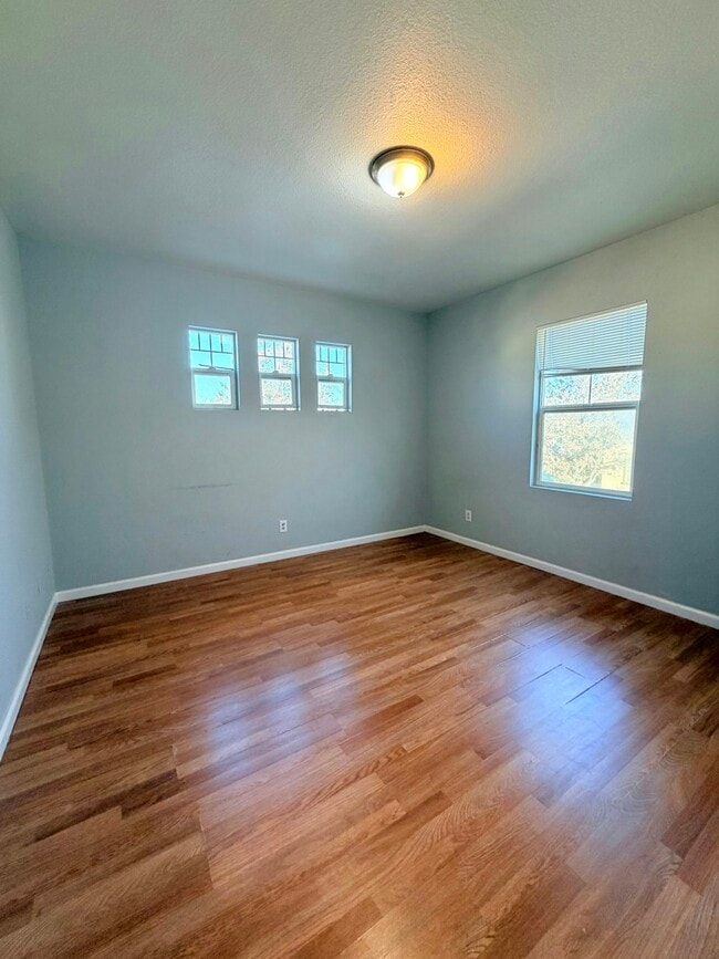 Building Photo - 4375 Tropaz Ln