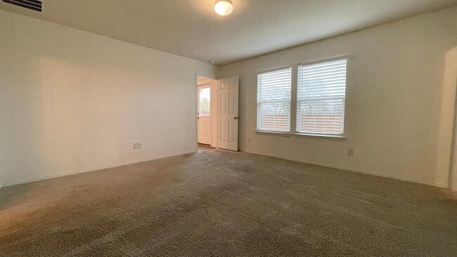 Building Photo - 1315 Binfield Dr