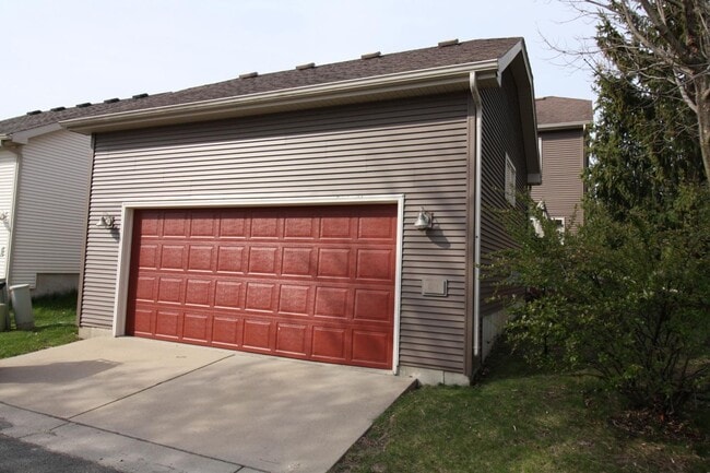 Building Photo - 801 Carina Ln