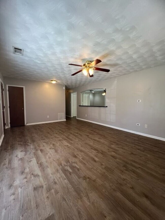Building Photo - Convenient to Midtown, North Columbus, Ft Benning, CSU!!!