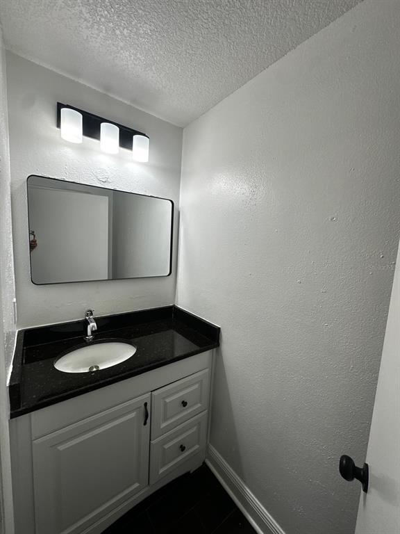 Building Photo - 1520 Country Ridge Dr