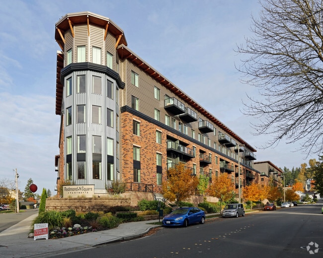 Primary Photo - Redmond Square