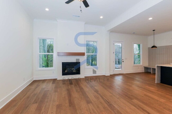 Building Photo - NEW LUXURY 5BR HOME | 10FT CEILINGS | NEAR LAKE LANIER | MOVE-IN READY