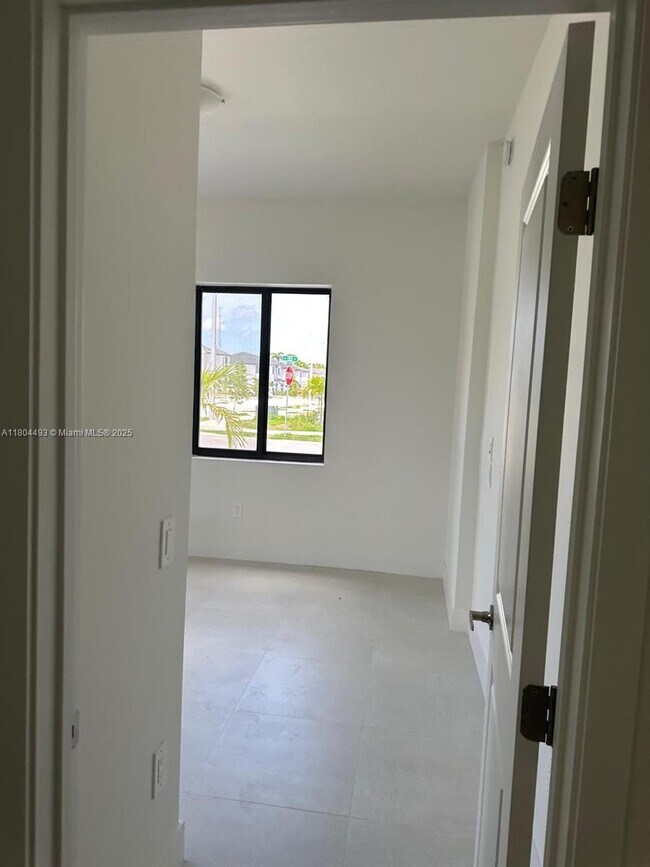 Building Photo - 34430-34430 SW 190th Ave