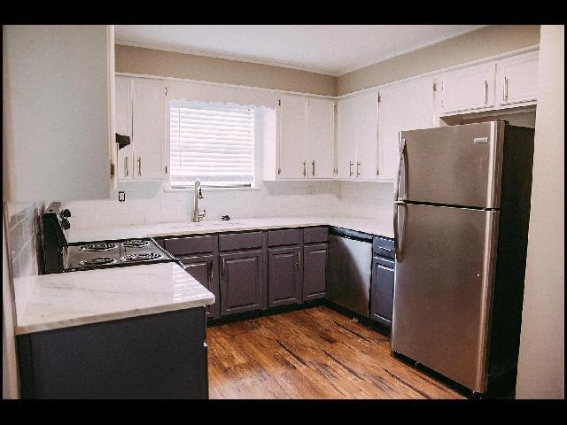 Building Photo - 408 W 4th St