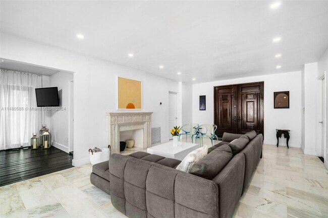 Building Photo - 110 3rd San Marino Terrace