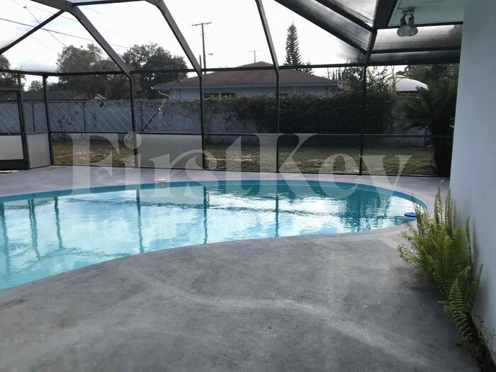 Building Photo - 701 Kingswood Loop