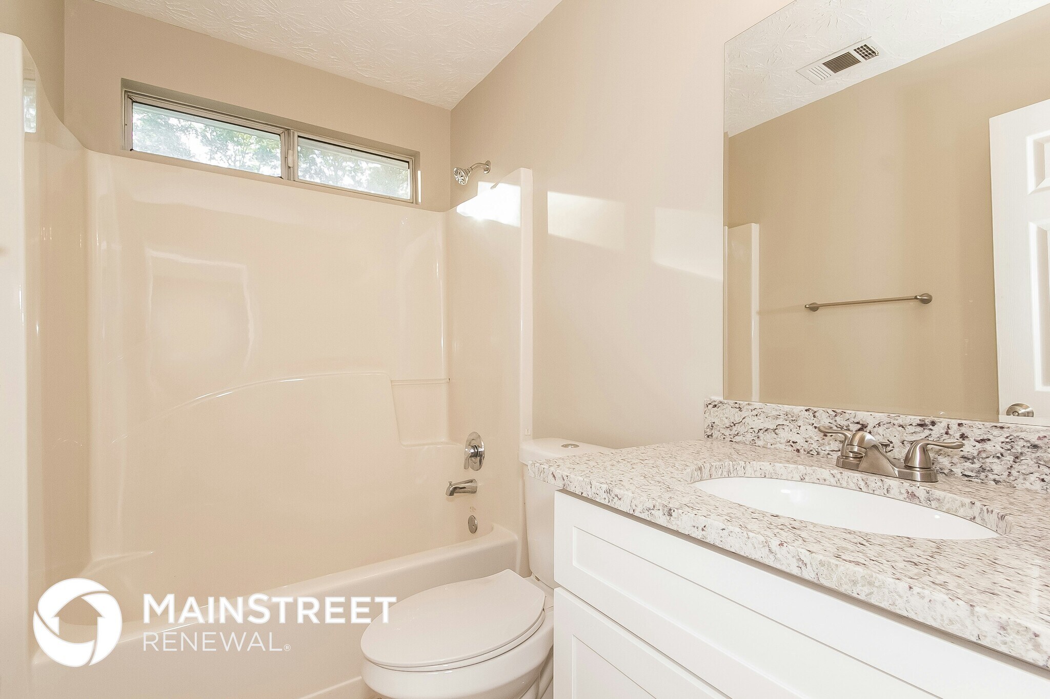 Building Photo - 1136 Oakwood Manor Ct