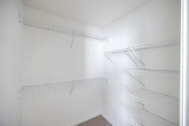 Building Photo - 205 Wembley Dr