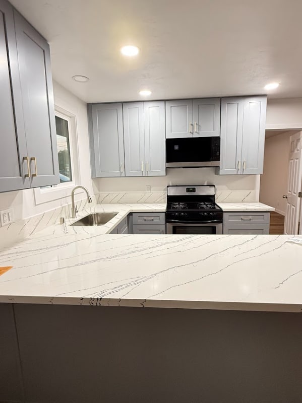 Building Photo - 8927 Delrose Ave