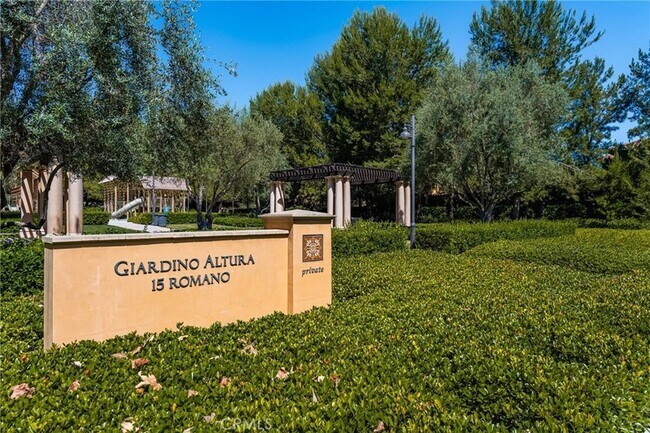 Building Photo - 52 Brindisi