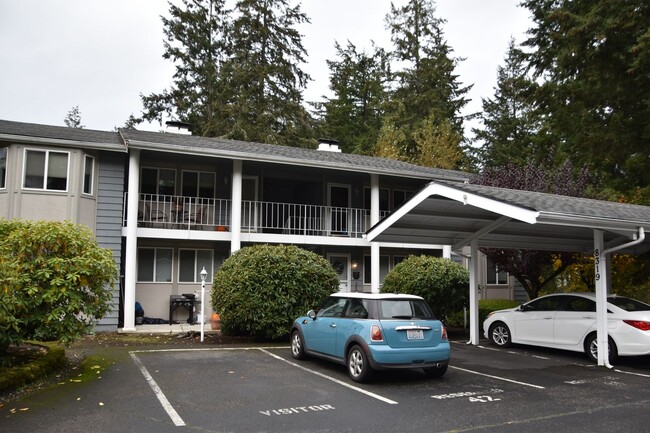 Building Photo - 2 Bedroom 1.5 Bath University Place Condo ...