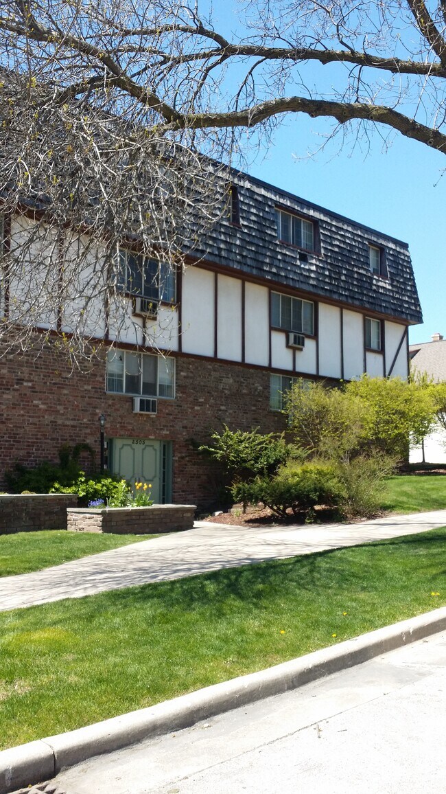 2505 N Frederick Ave 2505 N Frederick Ave Milwaukee WI 53211