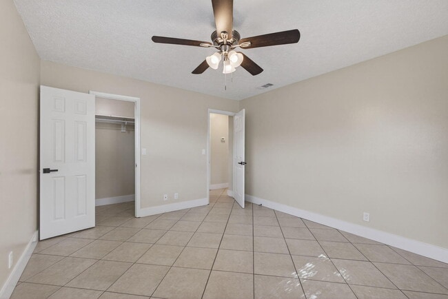 Building Photo - 8729 SE Hobe Ridge Ave