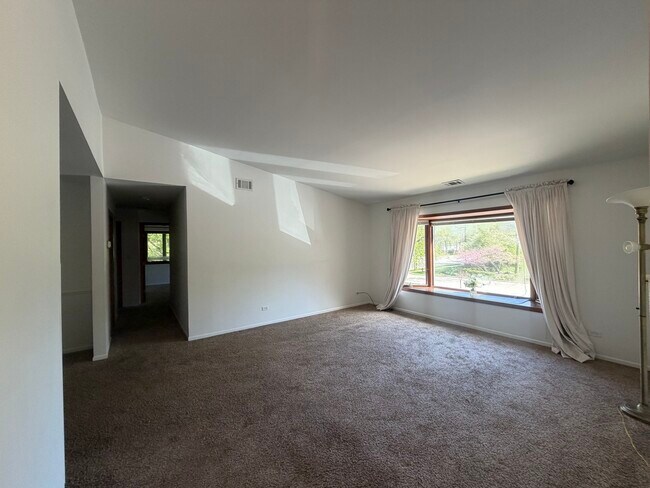 Building Photo - 1501 N Milwaukee Ave