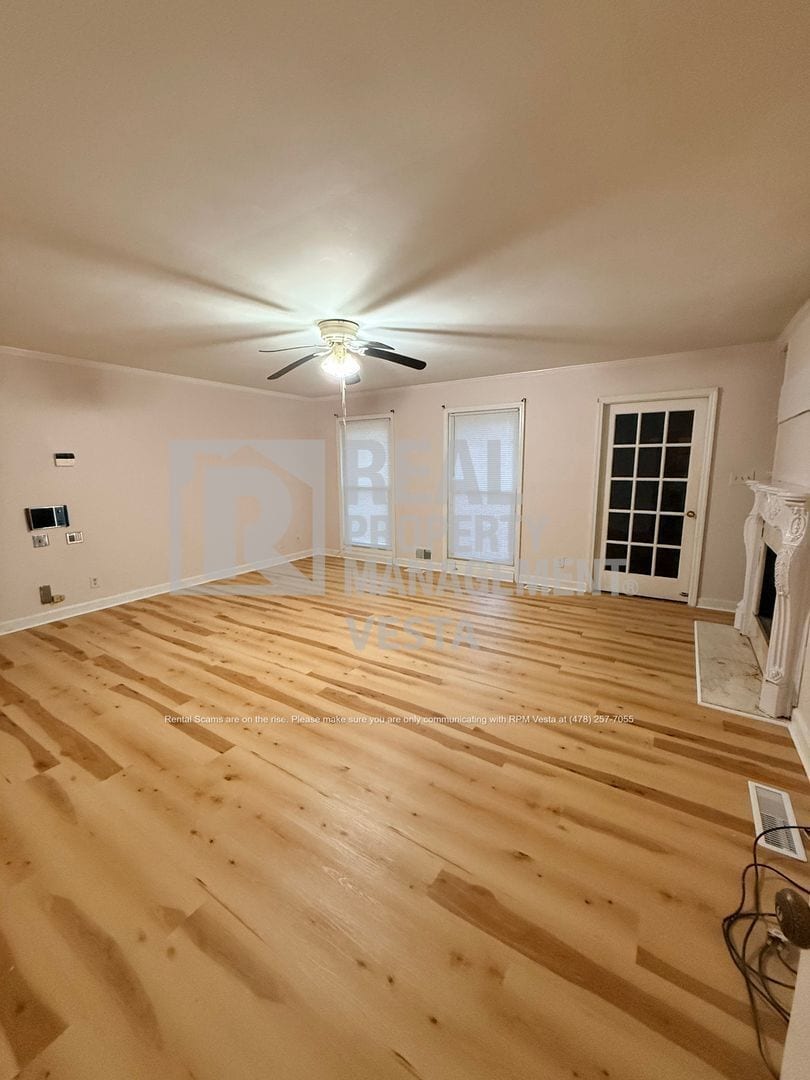 Building Photo - 5116 Pineridge Dr