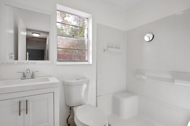 Building Photo - 7603 Kimberly Blvd