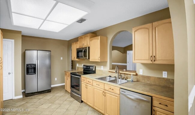 Building Photo - 3691 Cameron Crossing Dr