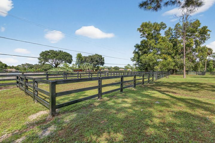 Building Photo - 2340 B Rd