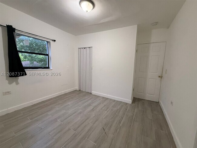 Building Photo - 237 NE 58th St