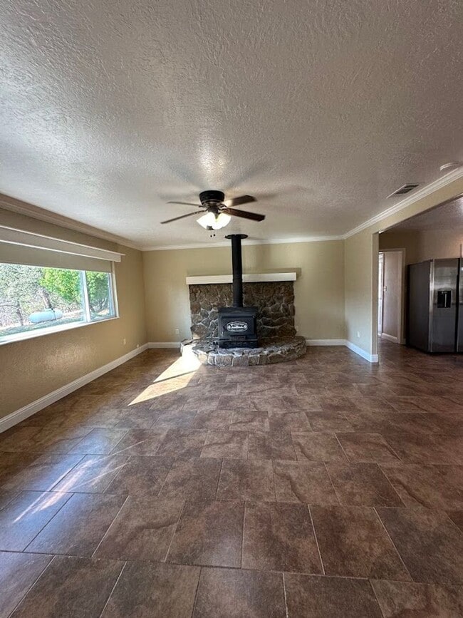 Building Photo - Beautiful 3-Bedroom Home with Bonus Room, Shop & 10 Acres!