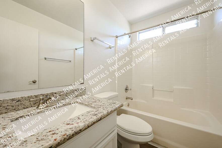 Building Photo - 8757 E Lomita Ave