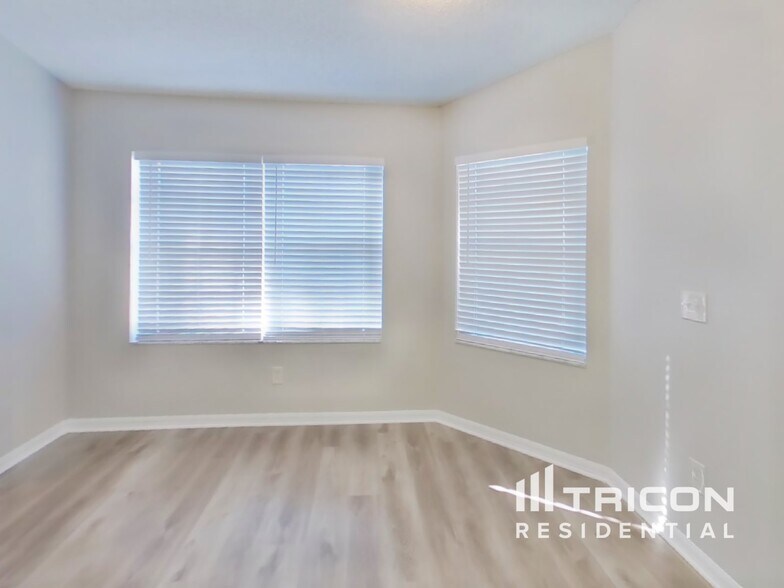 Building Photo - 16 Rymsen Ln