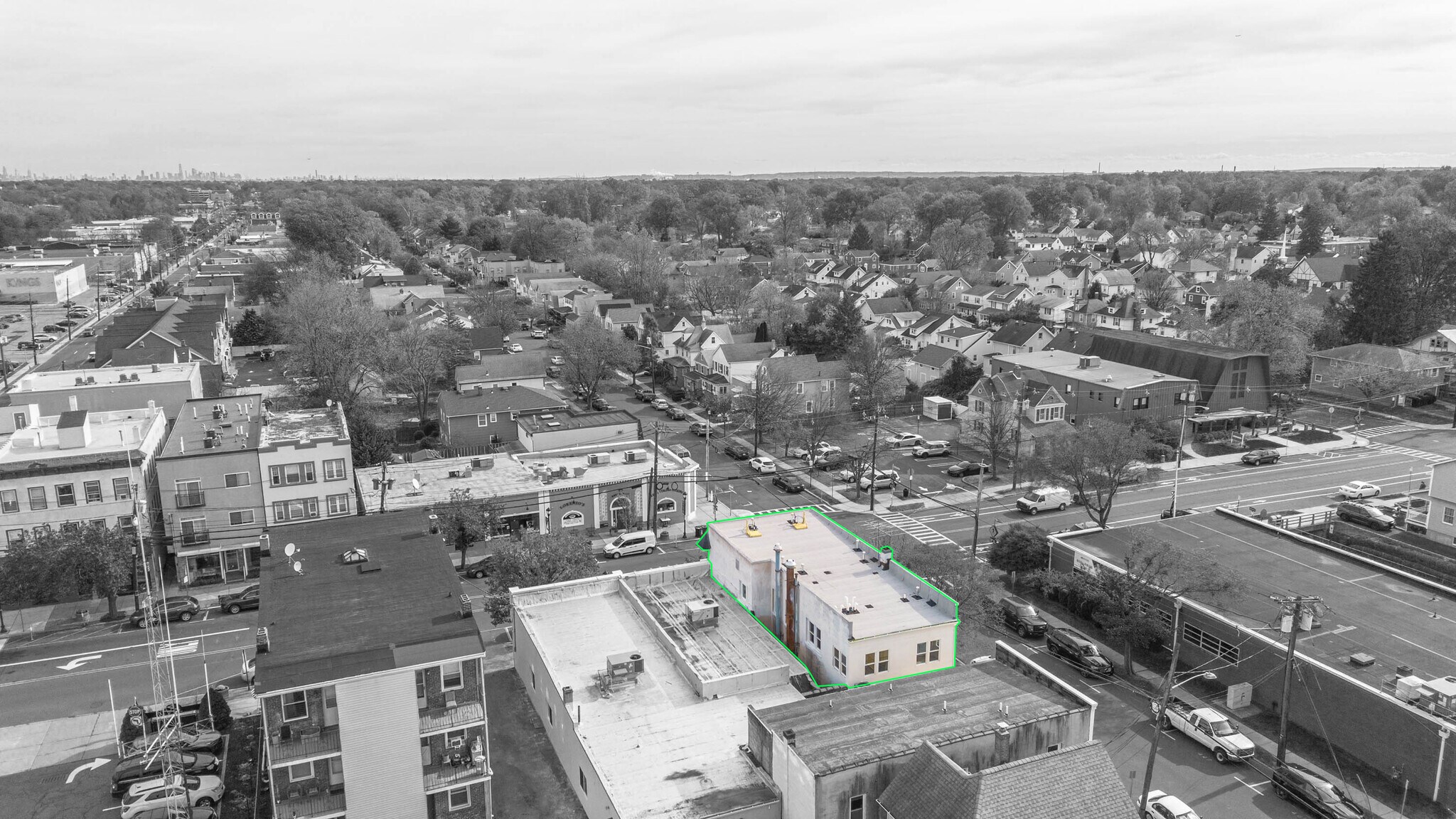 Building Photo - 114 Center St