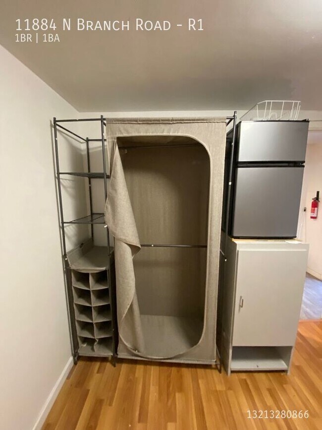 Building Photo - 11884 N Branch Rd