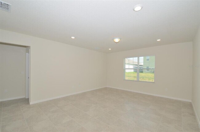 Building Photo - 1647 Aspen Ave