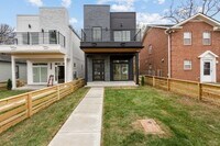 Building Photo - 1727 Nassau St