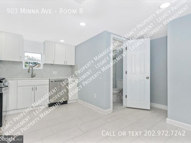 Building Photo - 903 Minna Ave