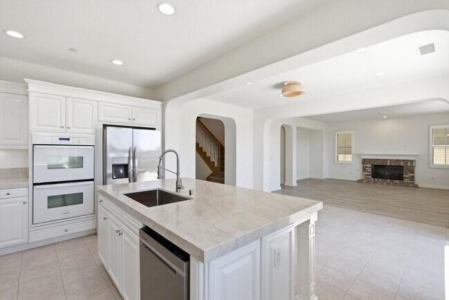 Building Photo - 40 Paseo Lerida